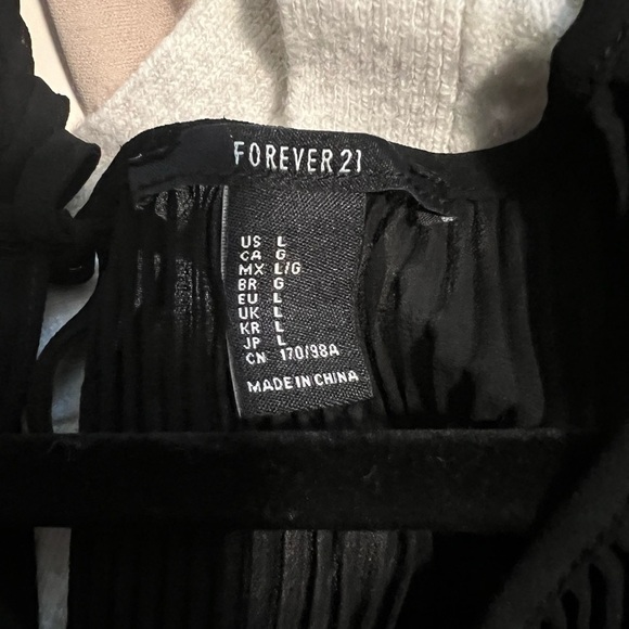 Forever 21 open shoulder top - Picture 2 of 3